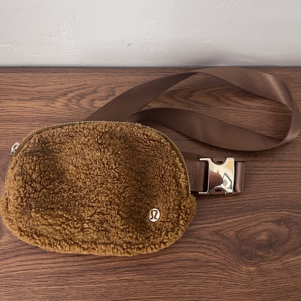 Lululemon fleece belt bag in burnt caramel